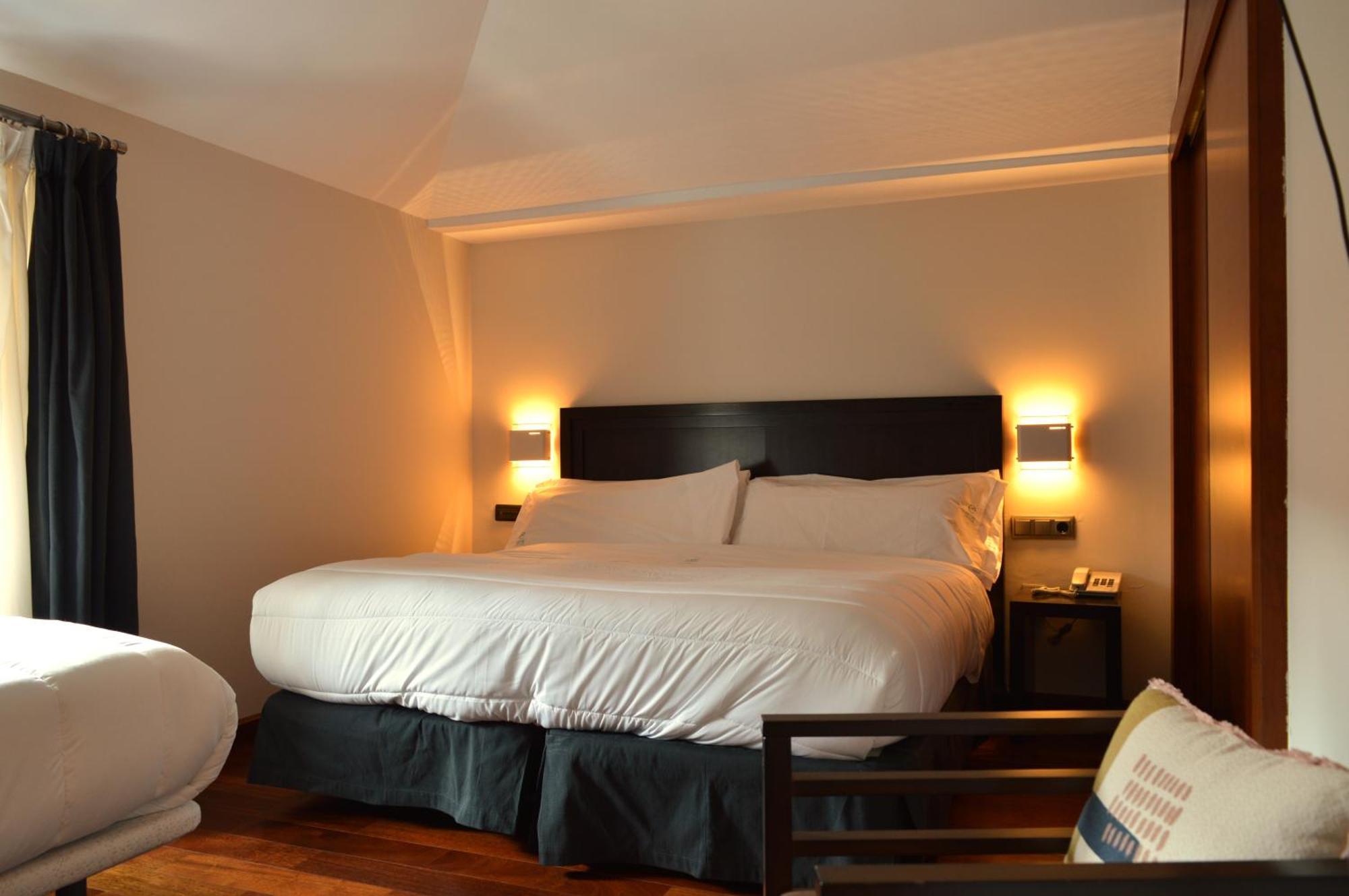Hotel Baeza Monumental By Eme Hoteles Exterior foto