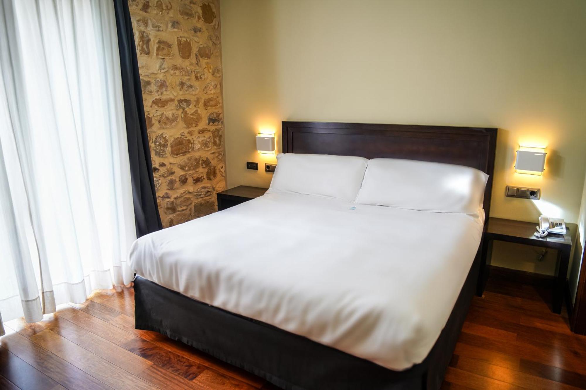 Hotel Baeza Monumental By Eme Hoteles Exterior foto