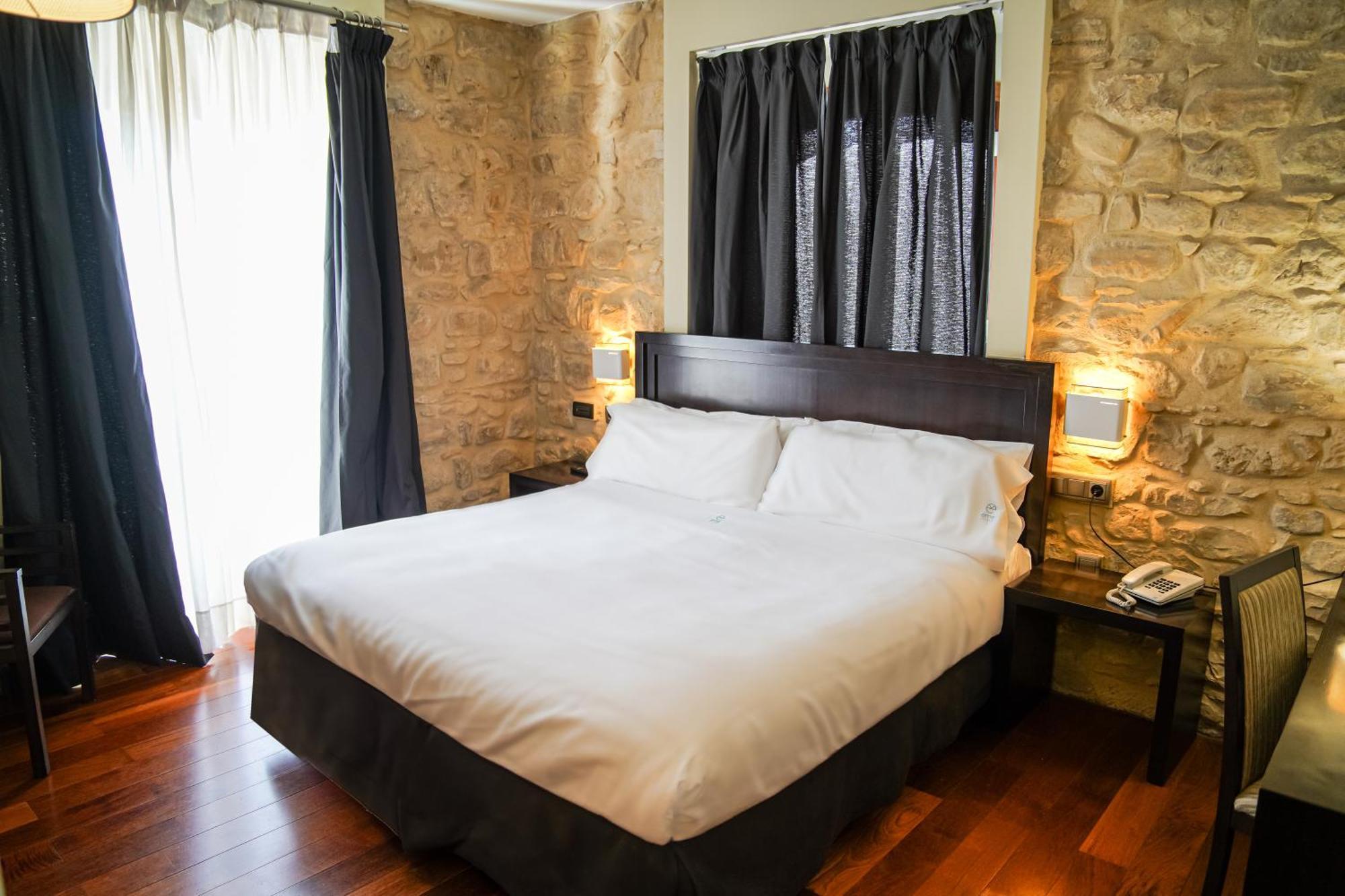 Hotel Baeza Monumental By Eme Hoteles Exterior foto
